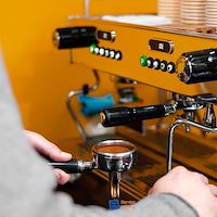 تعمیرات برد الکترونیکی دستگاه قهوه‌ ساز صنعتی - بردت با ما